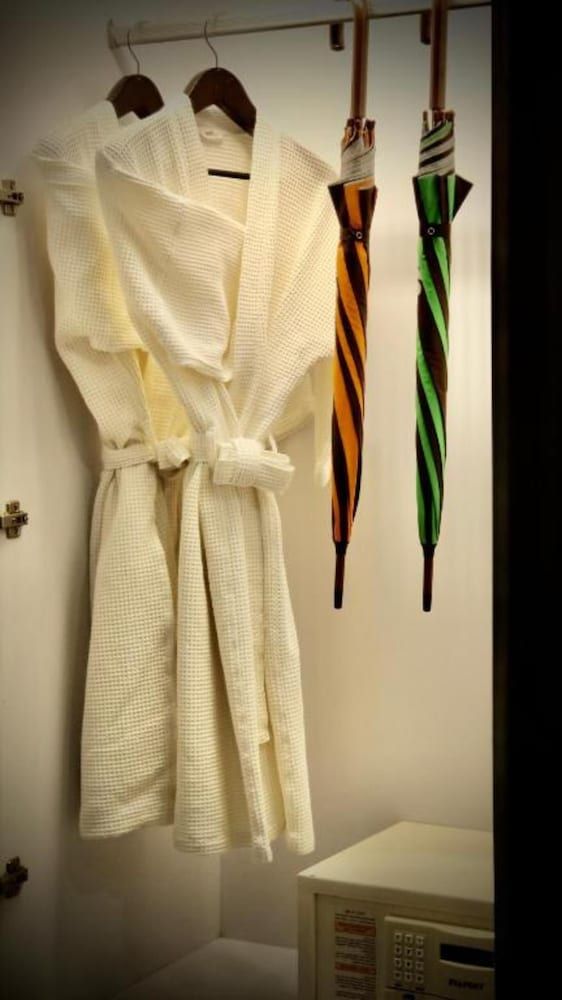 A-Te Chumphon Hotel Superior Room, 2 Twin Beds 9