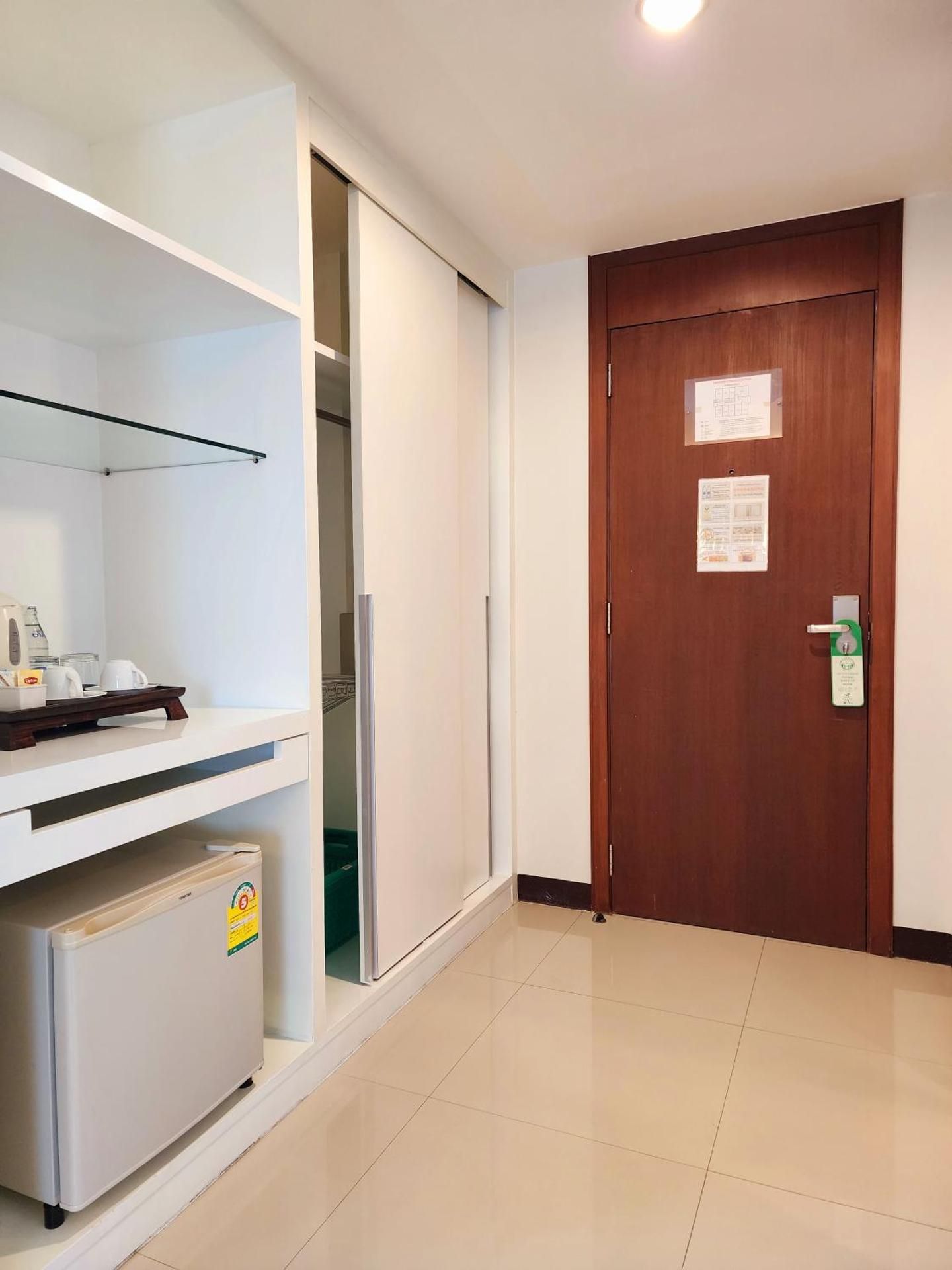 Standard King Room - Non-Smoking