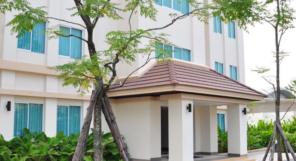 undefined Avion Hotel 3