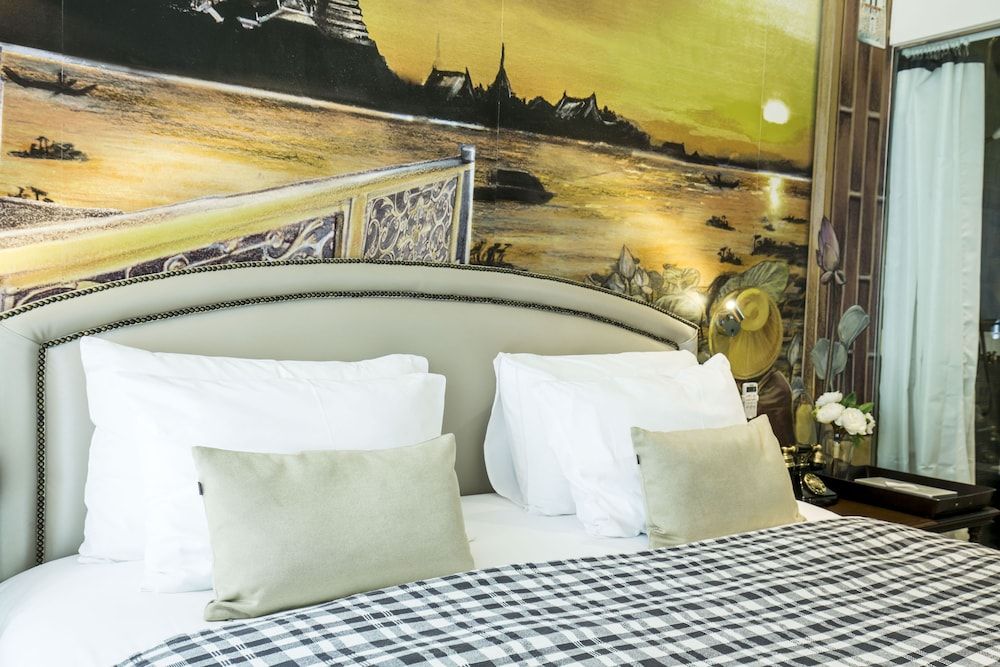 PlayHaus Thonglor Mini Queen 6