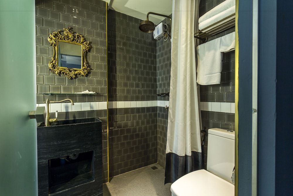 PlayHaus Thonglor Mini King 28