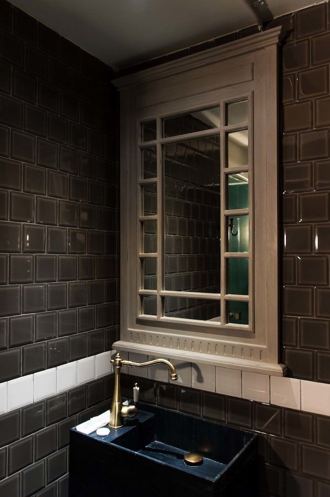 PlayHaus Thonglor Mini King 27