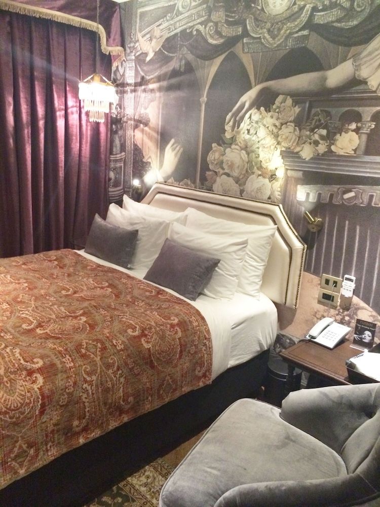 PlayHaus Thonglor Mini Queen 4