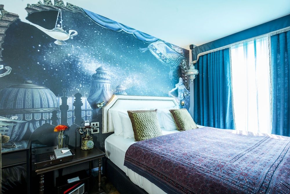 PlayHaus Thonglor Mini King 24