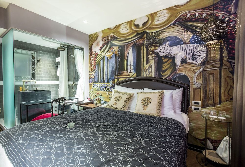 PlayHaus Thonglor Mini Queen 7