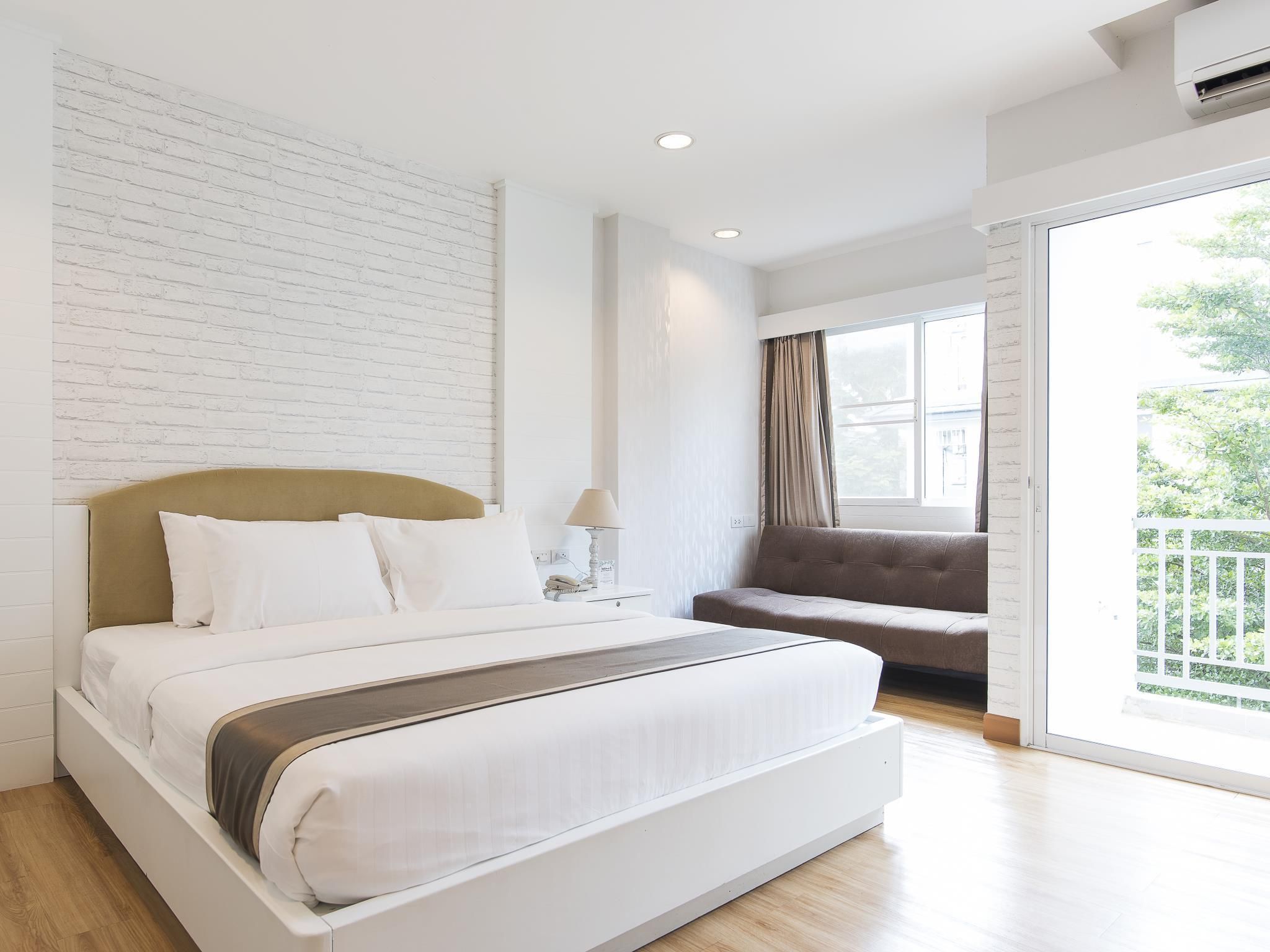 Deluxe Double Bed Non-Smoking