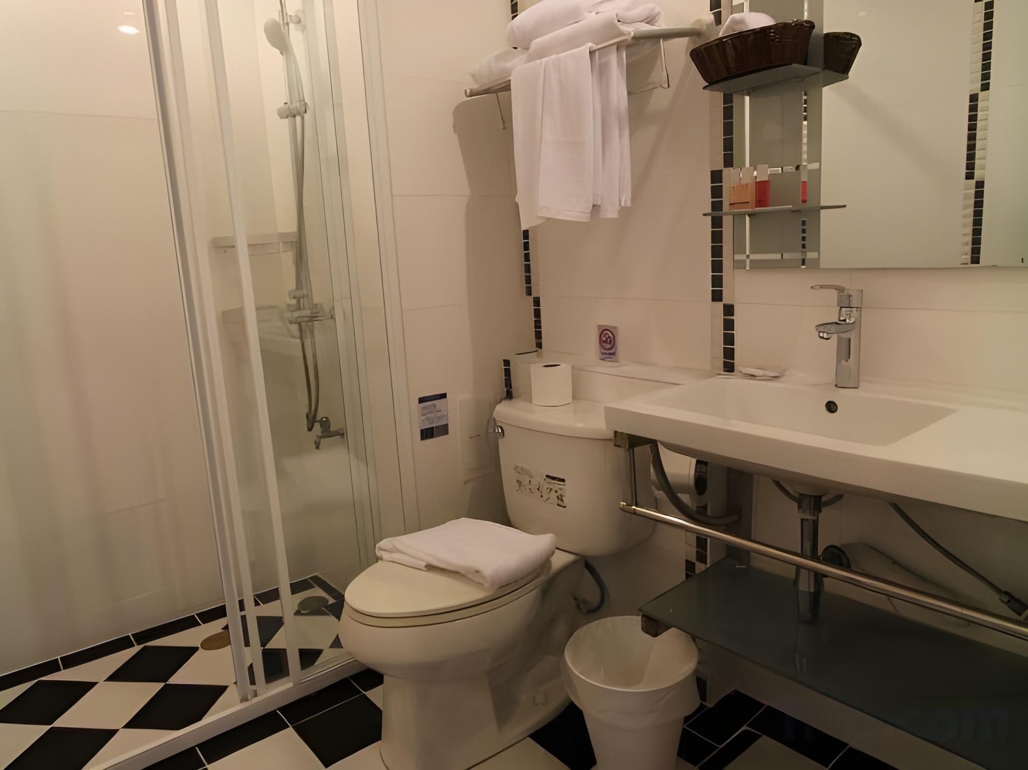 At Residence Suvarnabhumi Executive Queen Room, Guest room, 2 Queen 2