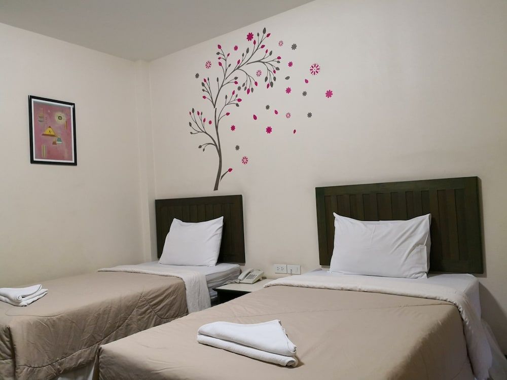 Baan Suksiri Hotel Standard Twin Room 4