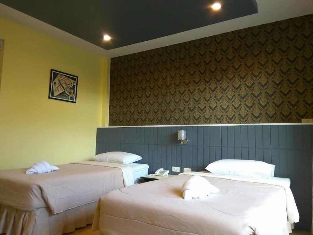 Baan Suksiri Hotel Standard Twin Room 7