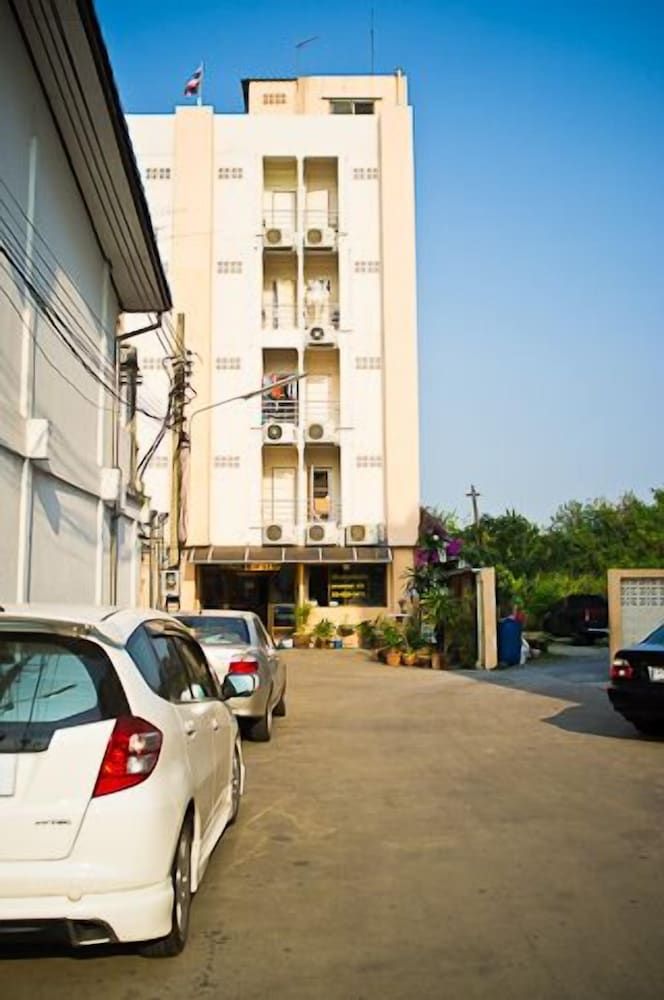 undefined S&P Service Apartment 3