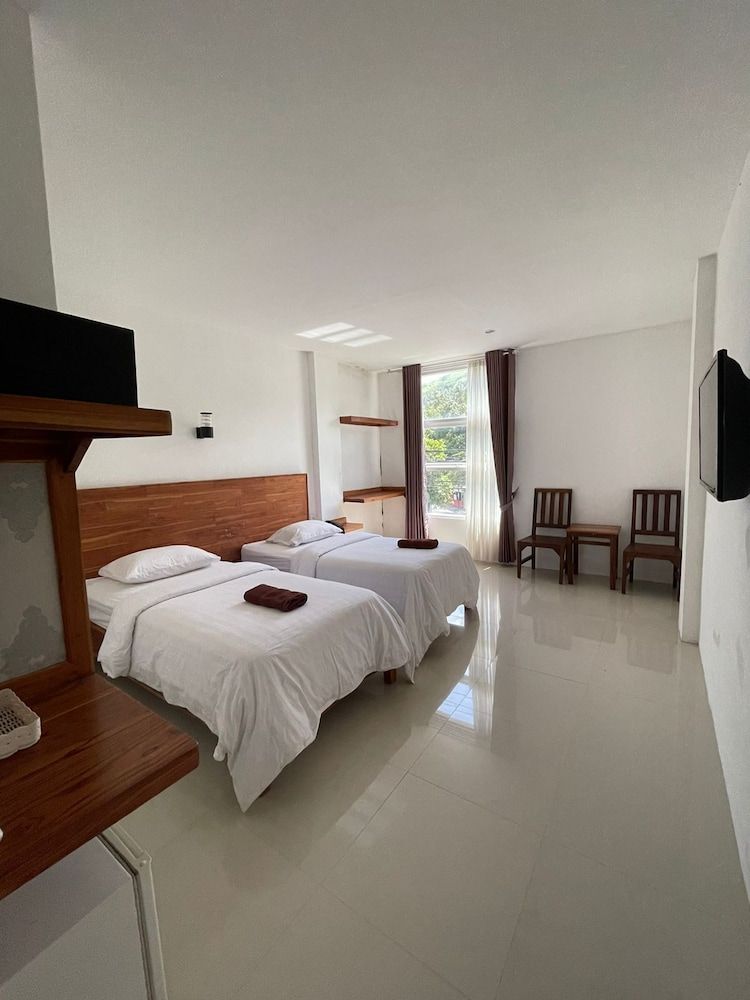 Central Inn Deluxe Double or Twin Room