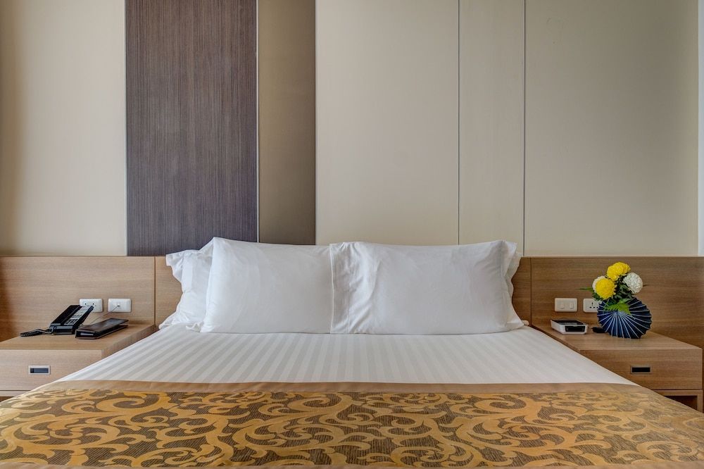 Deluxe 3 Bedroom Pool Suite With Ocean View