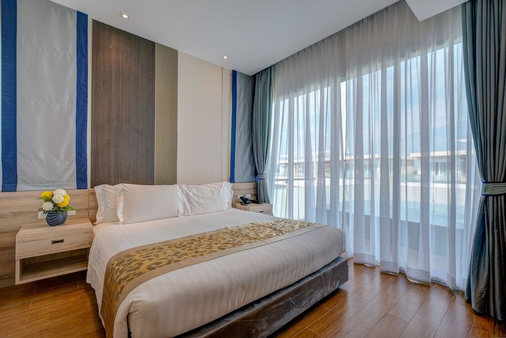 Sky Pool Suite with Two Bedroom
