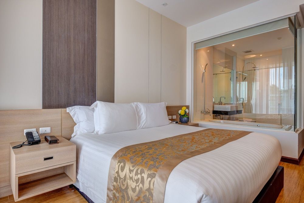 Deluxe Suite