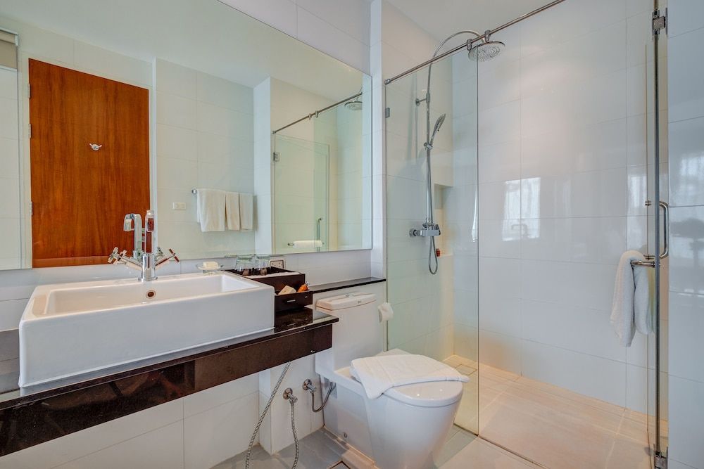 Sky Pool Suite