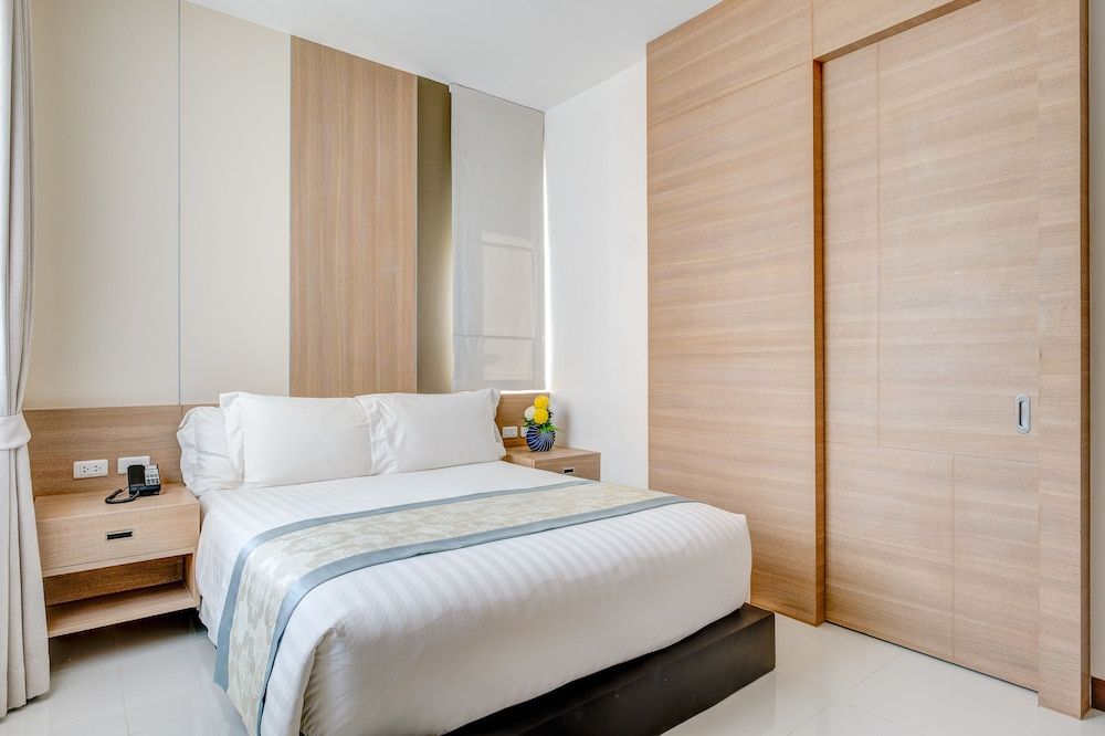 Deluxe 3 Bedroom Pool Suite With Ocean View