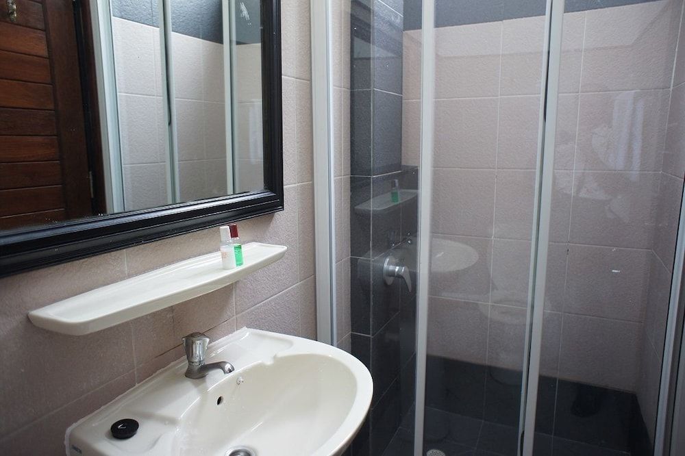 undefined Meldrum Hotel 6