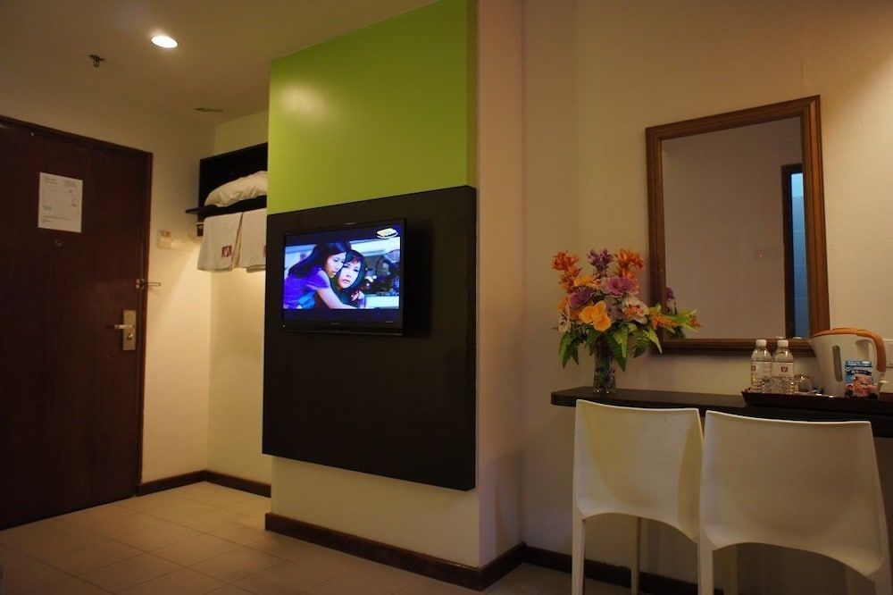 undefined Meldrum Hotel 9