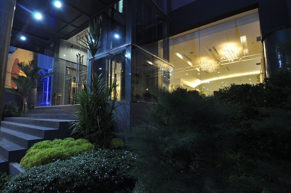 undefined DREAMTEL Jakarta 3