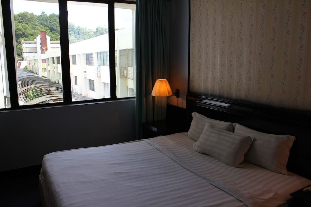 Hotel DeLeeton Deluxe Queen 8