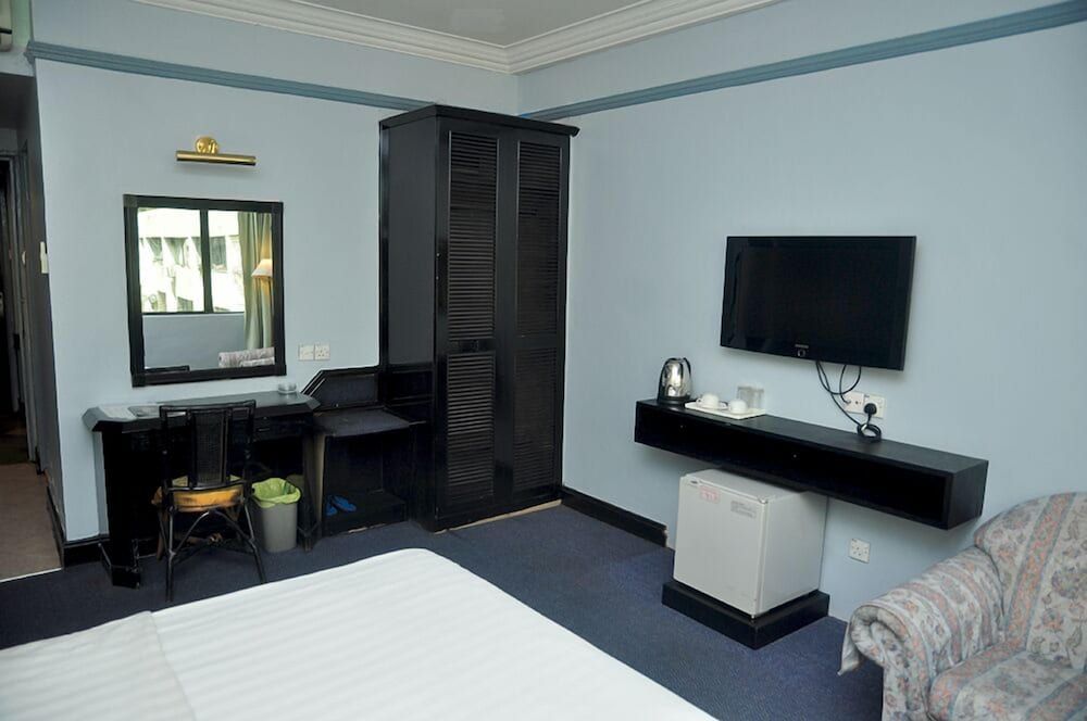 Hotel DeLeeton Deluxe Queen 7