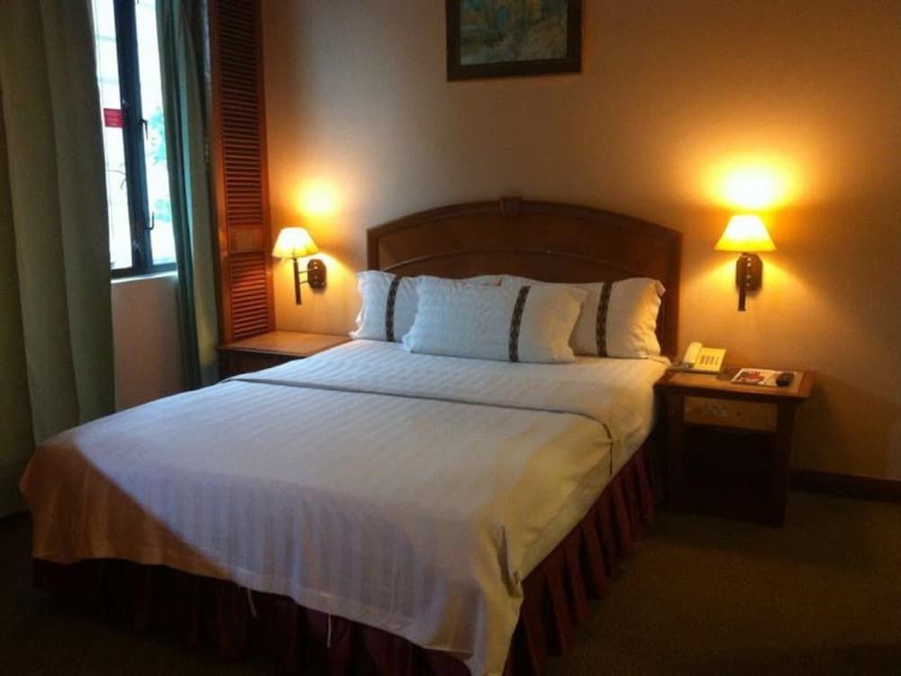 Hotel DeLeeton Deluxe Queen 3