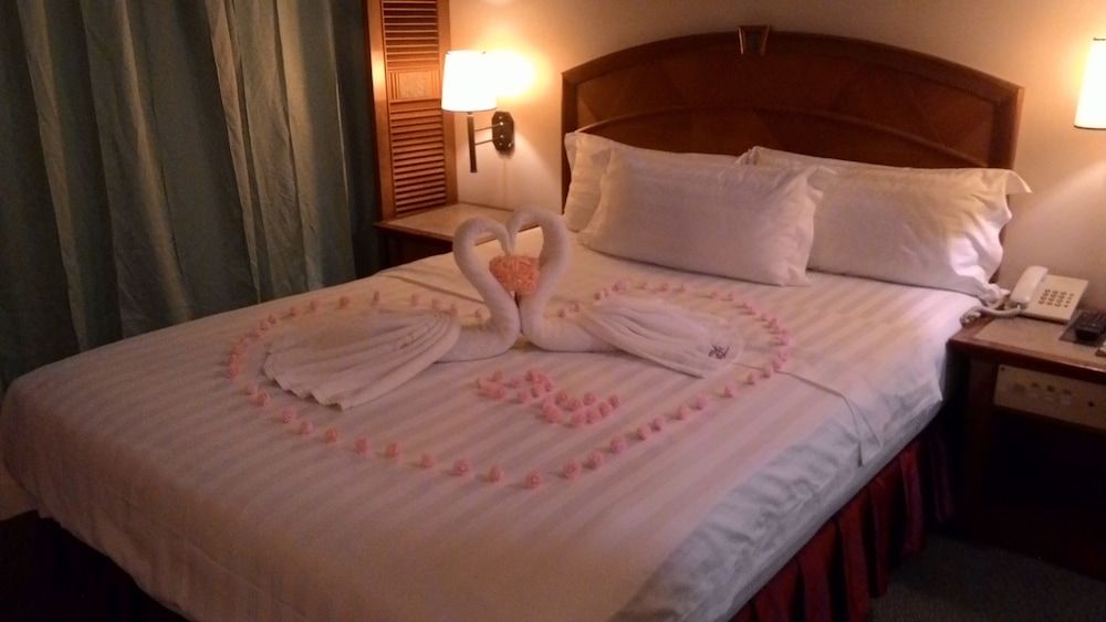 Hotel DeLeeton Deluxe Queen 4