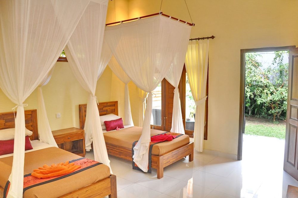 Nick's Homestay Deluxe Twin Room, Garden View 3