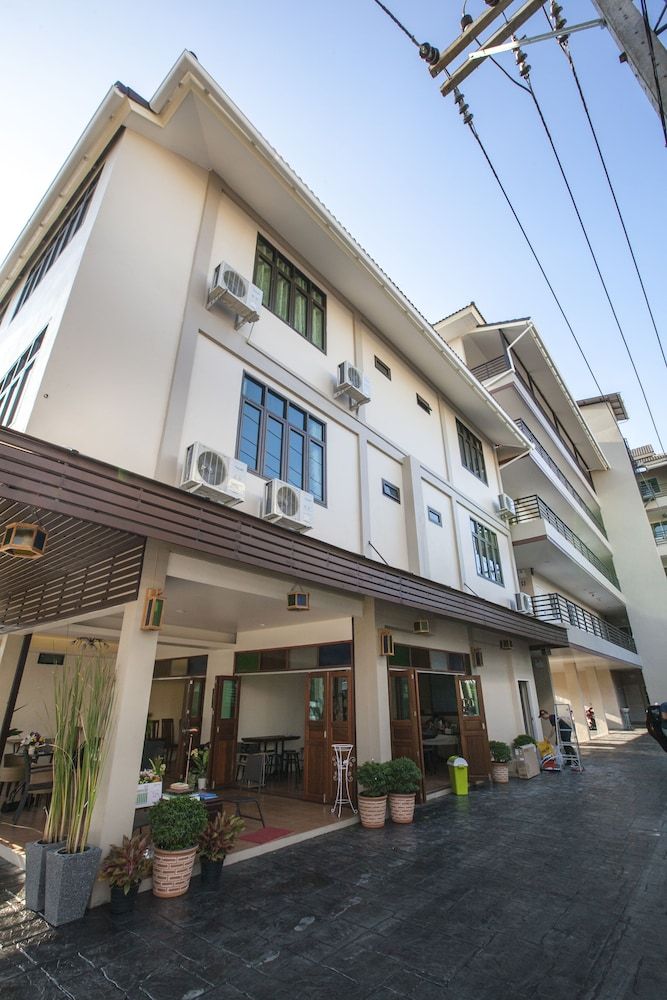 undefined Chiang Mai Waroros Boutique Hotel 3