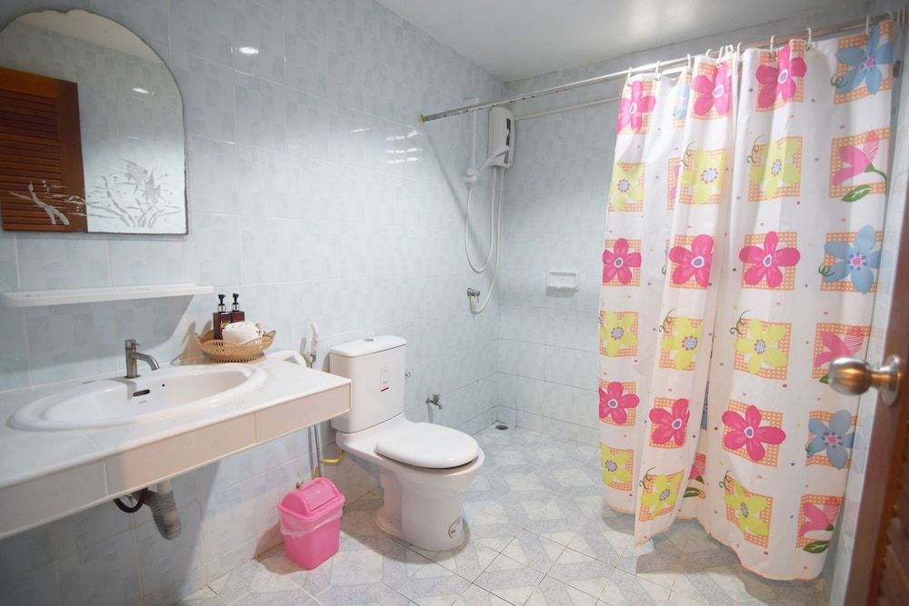 Mild Garden View Resort Family Bungalow 5