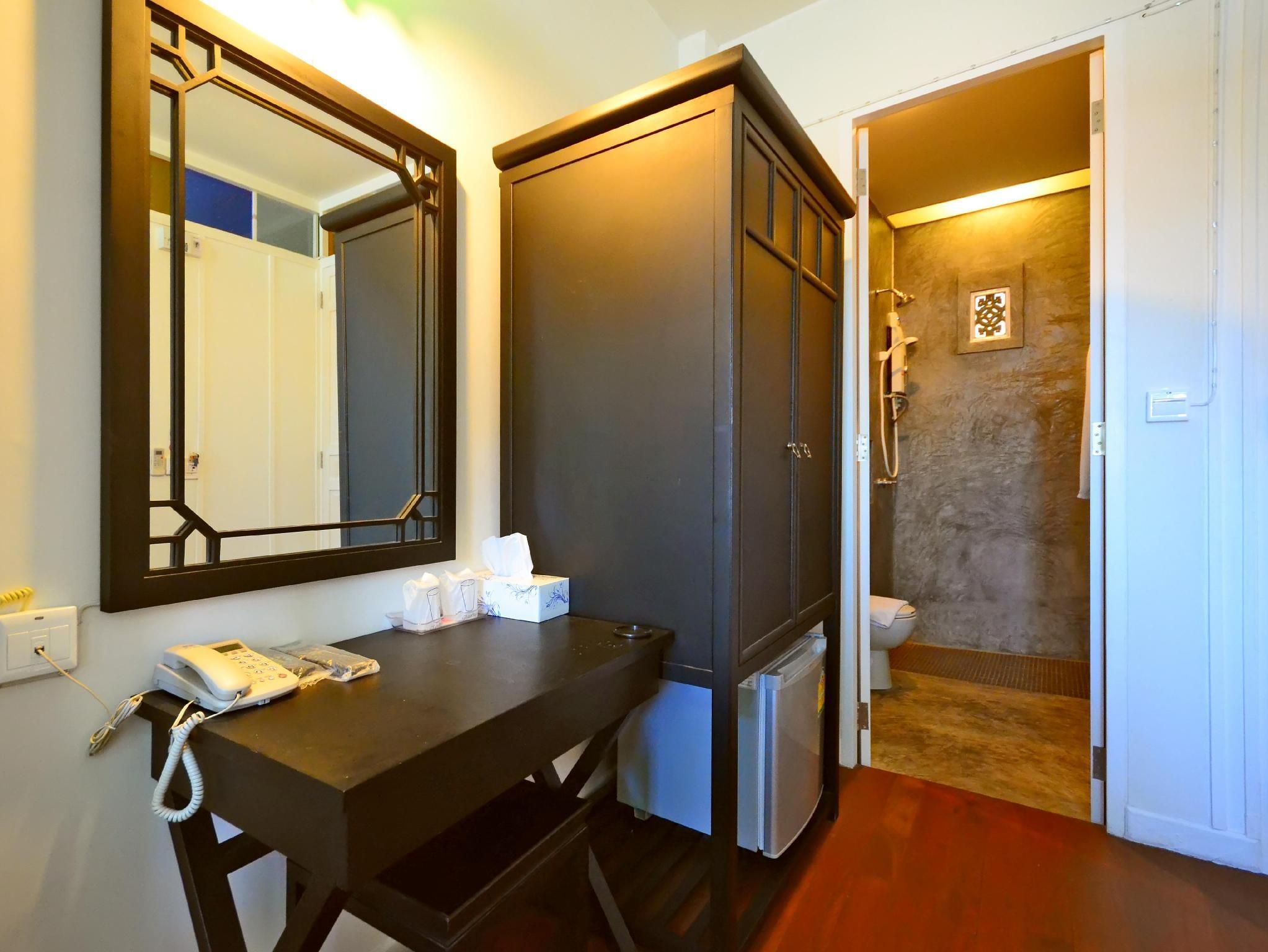 Standard Twin Bed with balcony