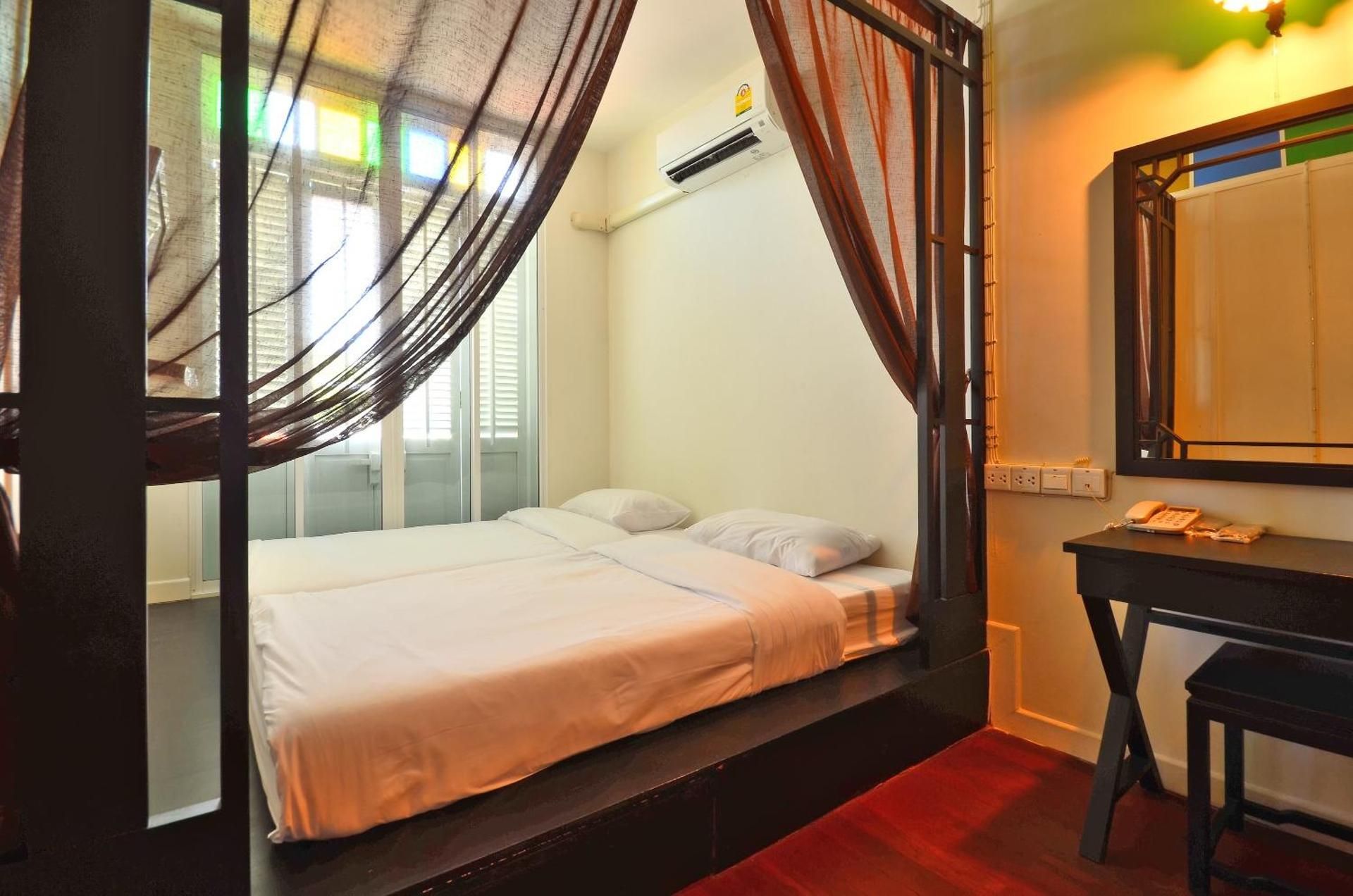 Standard Twin Bed with balcony