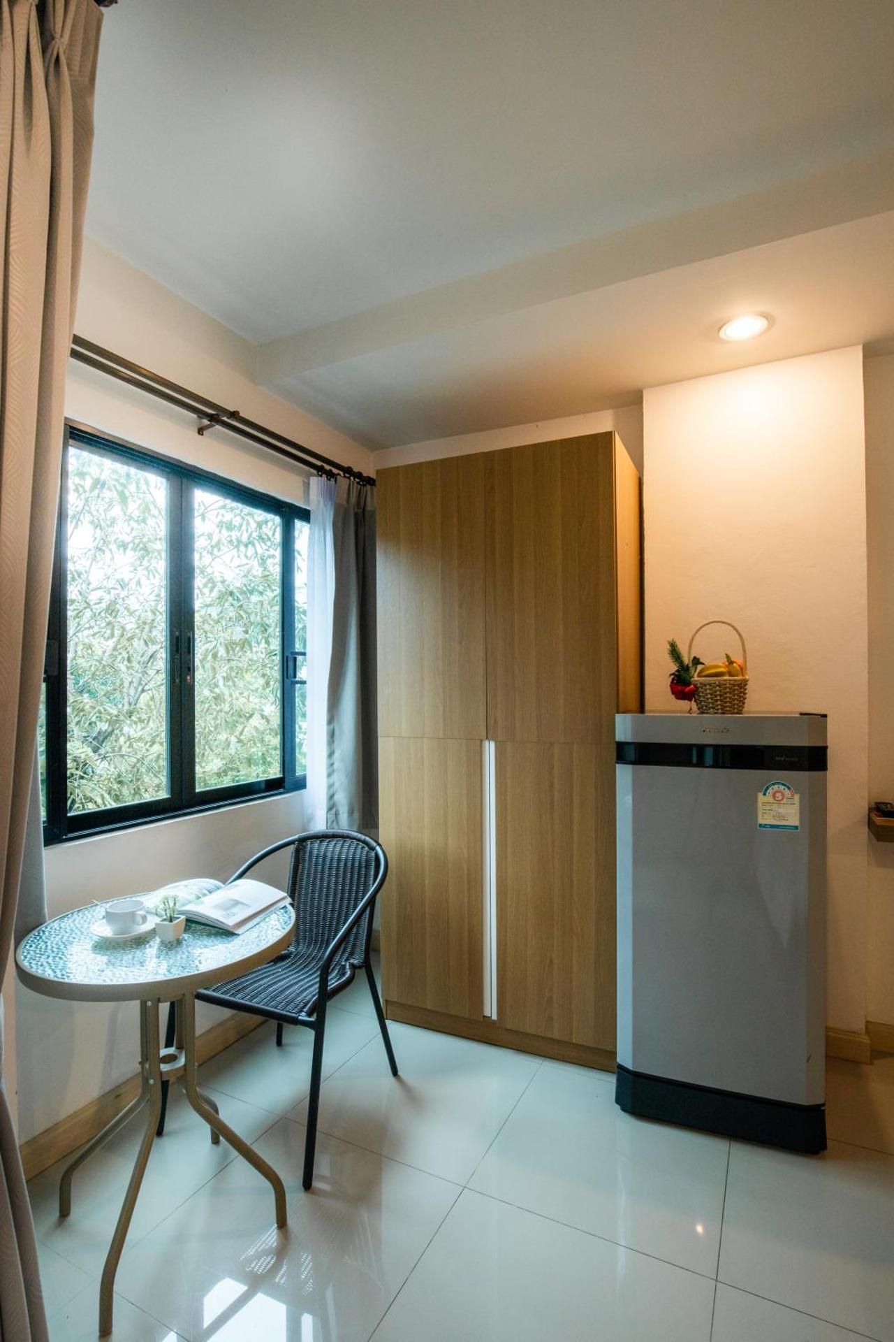 Jira Boutique Residence Standard King Bed 3