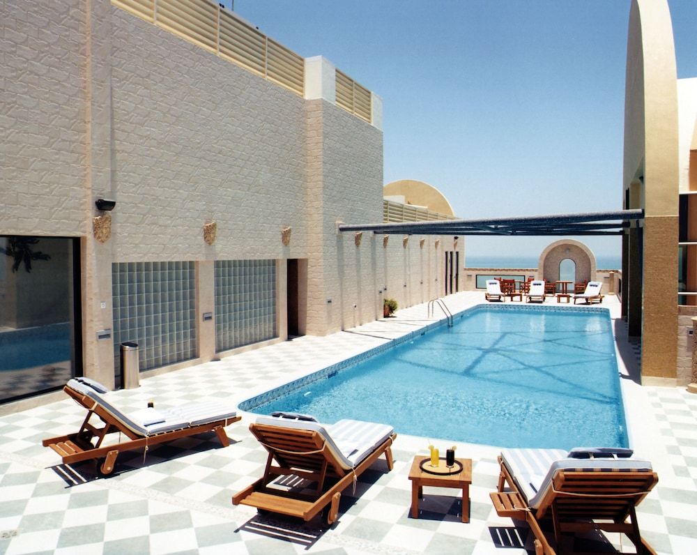 undefined Elite Tower 10