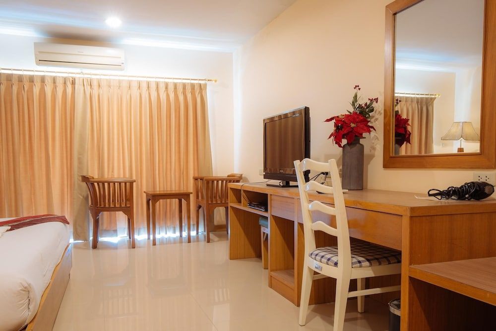 MetroPoint Bangkok Superior Double Room 8