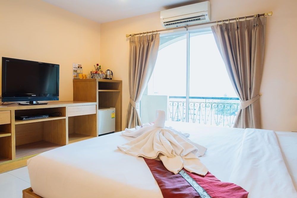 MetroPoint Bangkok Superior Double Room 3