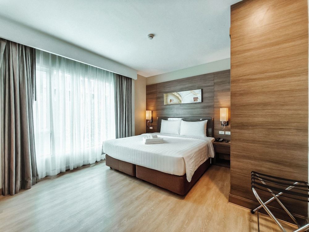 Citrus Sukhumvit 11 Bangkok by Compass Hospitality Superior Room 5