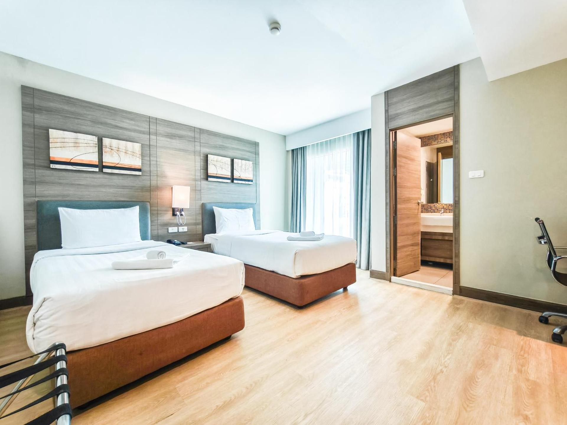 Two-Bedroom Premier ( 6 Person ) 