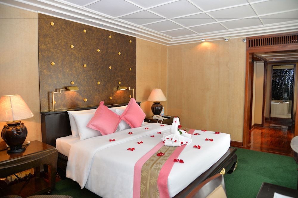 Presidential Suite, 1 Bedroom, Bathtub