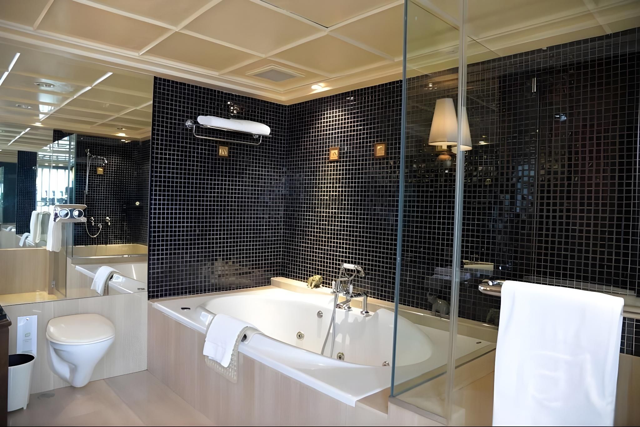 undefined Rama Gardens Hotel Bangkok 7