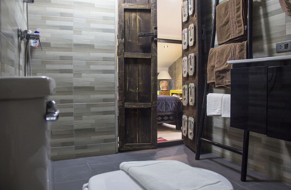 Rice Barn and Rooms Gallery Studio 6