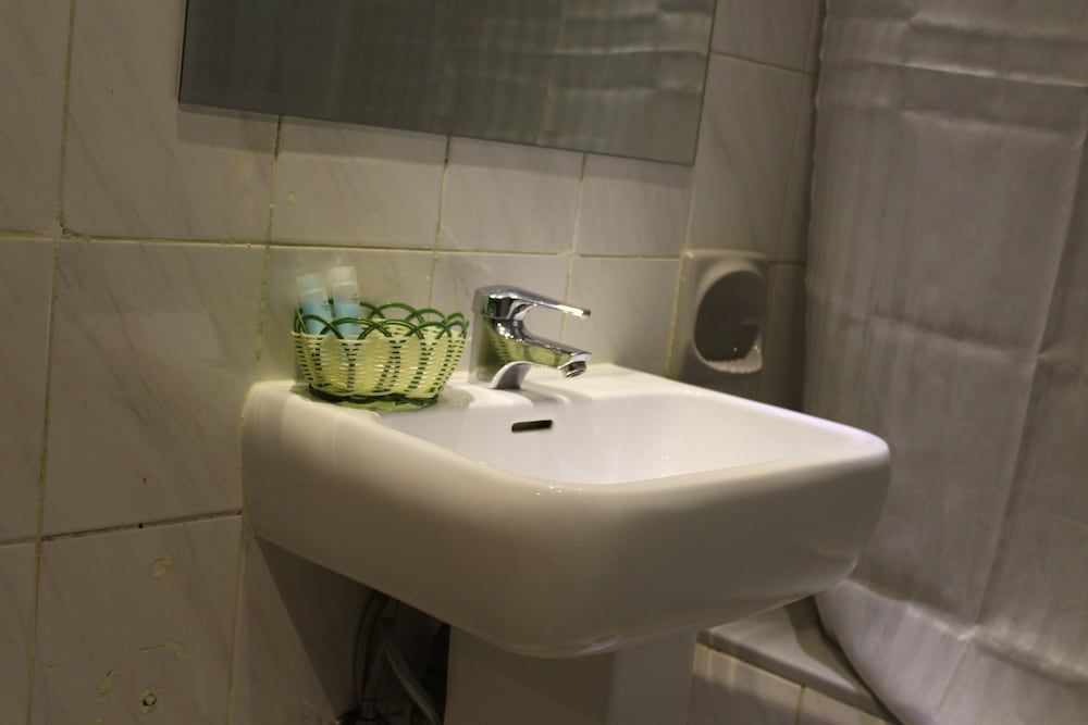 Mount Royal Hotel Single Room 10