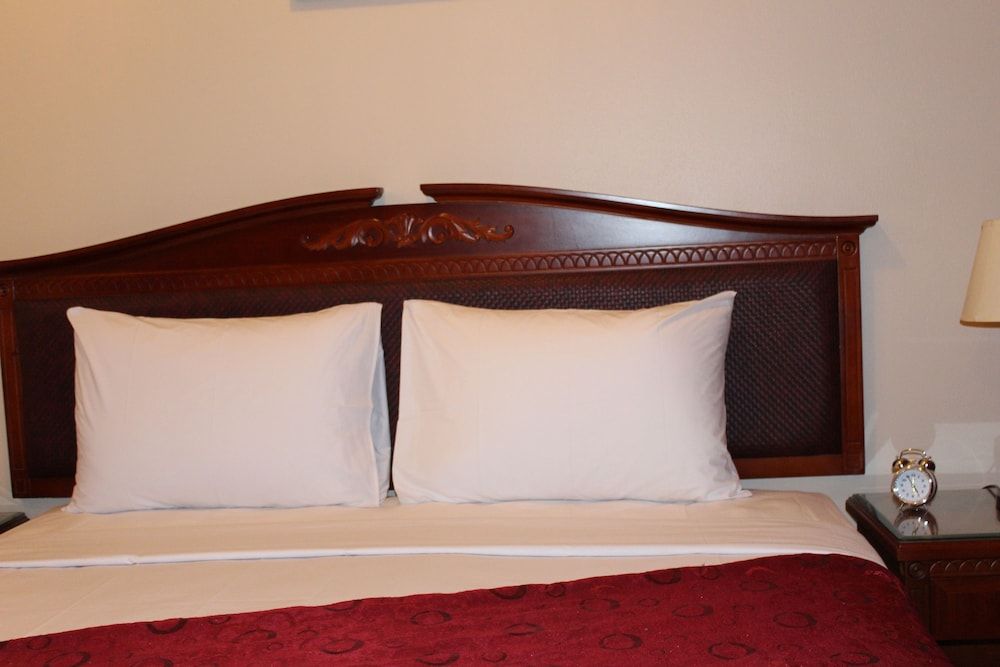 Mount Royal Hotel Single Room 4