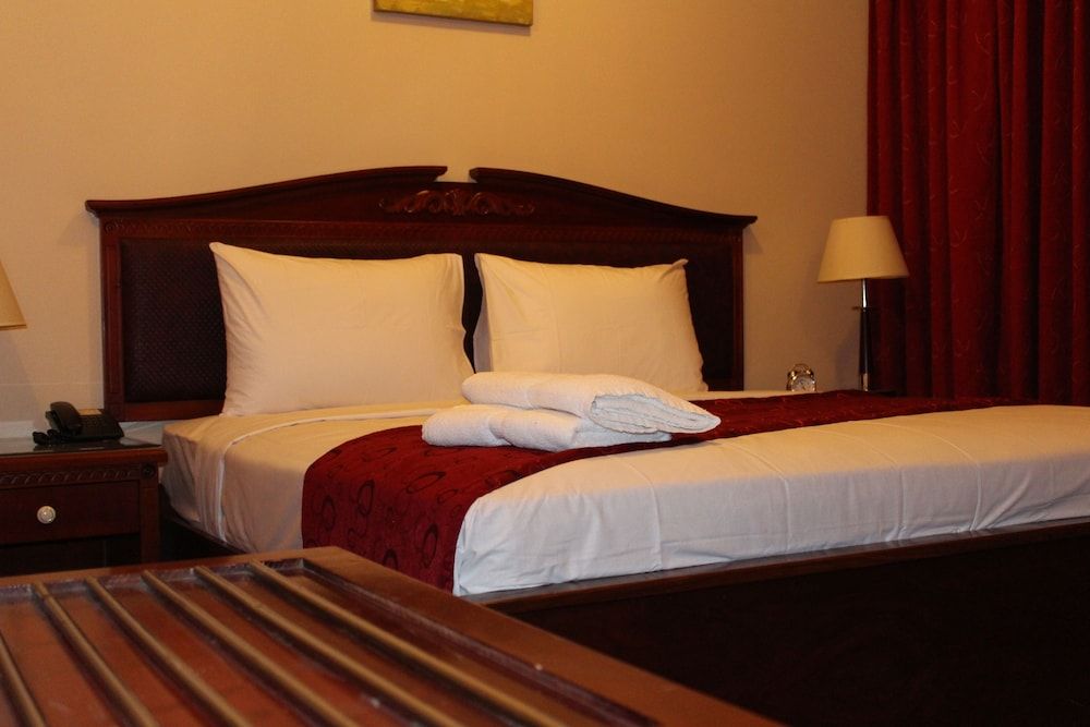 Mount Royal Hotel Single Room 5