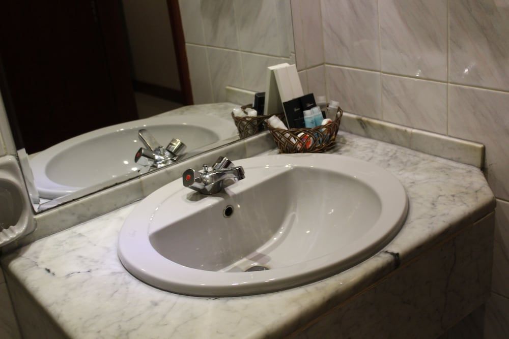 Mount Royal Hotel Single Room 12