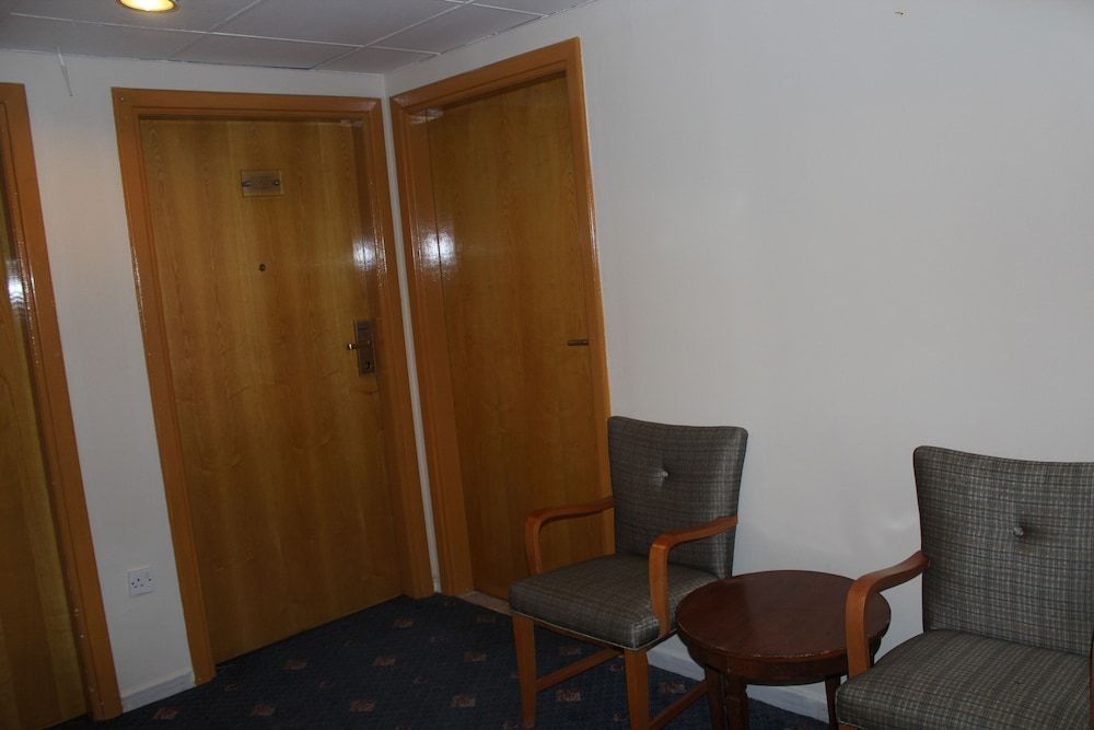 Mount Royal Hotel Single Room 17