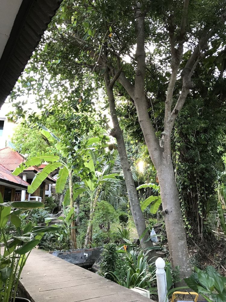 Sunrise Bungalow Traditional Bungalow 9