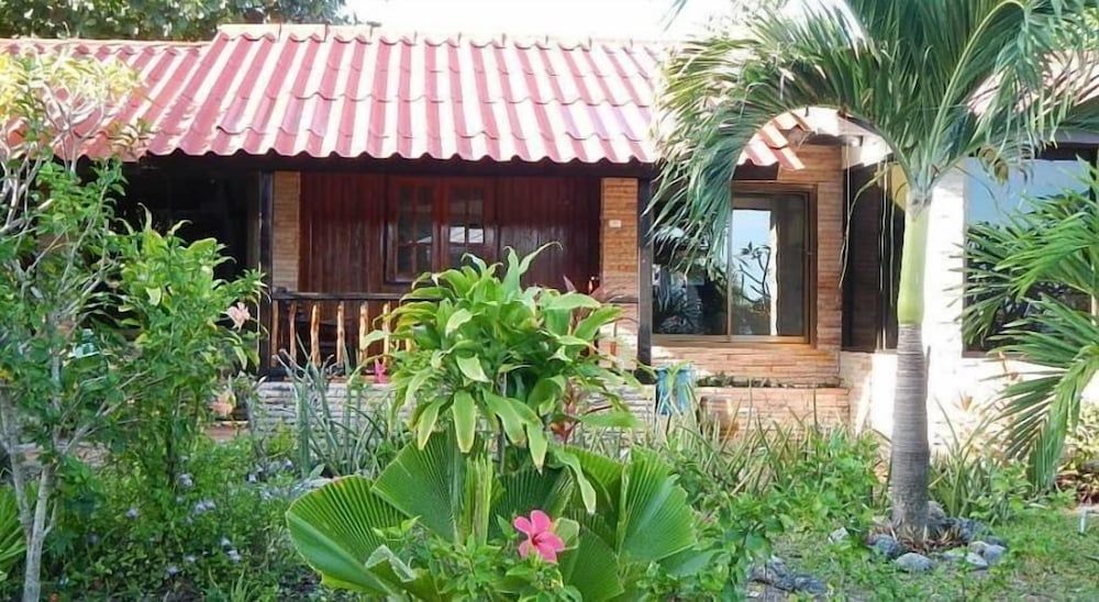 Sunrise Bungalow Superior Bungalow, Beachside 5