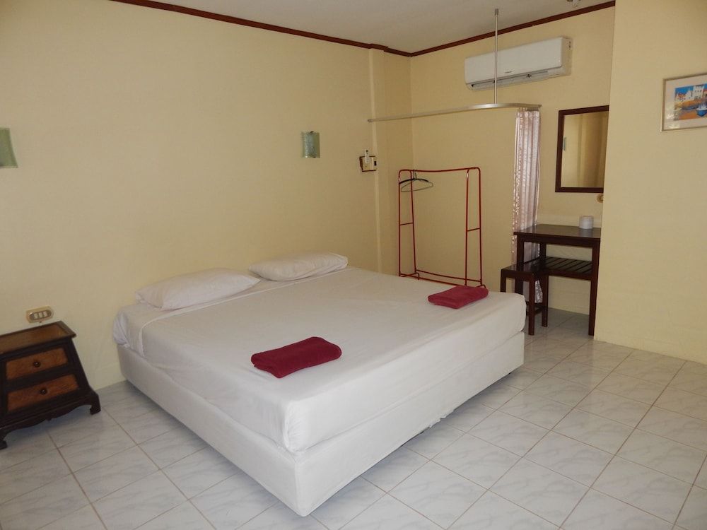 Jinta City Samui Standard Room 2