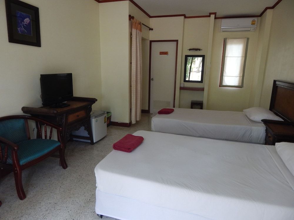 Jinta City Samui Superior Room 2